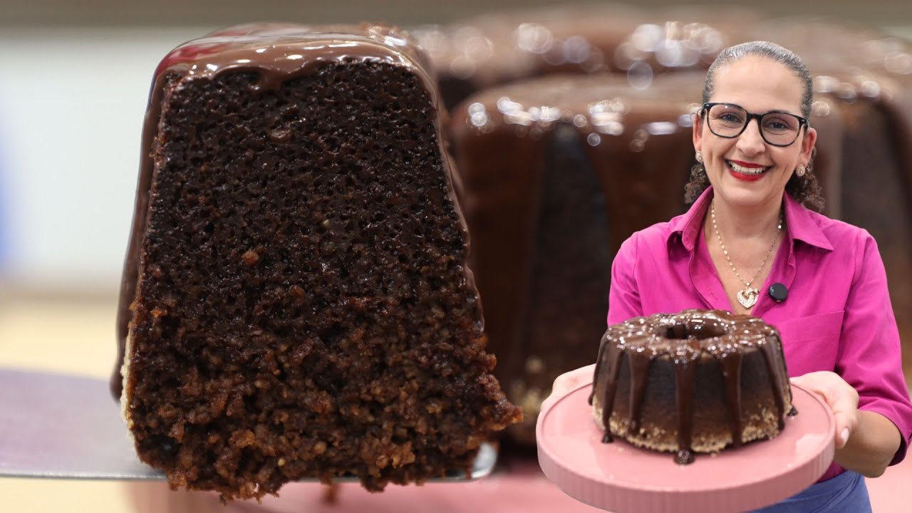 BOLO DE CHOCOLATE SEM FARINHA DE TRIGO, SEM AÇÚCAR E SEM LEITE! FOFINHO E FÁCIL!  - Isamara Amâncio