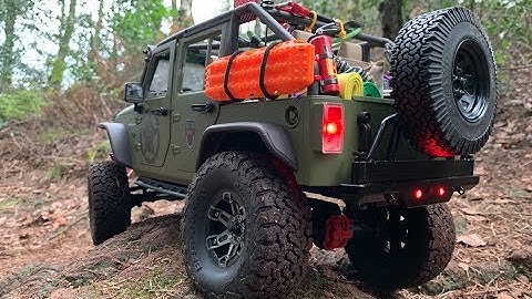 Axial SCX10 2 Xtra Speed Jeep Rubicon - Forrest Cruise (iPhone XR Video)