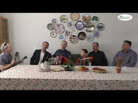 The Sysorov Brothers Nikolai and Sergey, Egor, Alexander Emelyanov, GENNADY AKSYONOV IN THE KITCH...