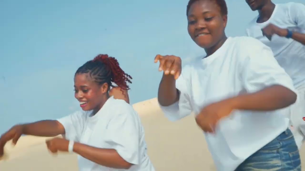 Fanzy Papaya - Hada Hada (Music Video) adlı videoyu YouTube'da izle Fanzy Papaya - Hada Hada (Music Video) adlı videoyu YouTube'da izle