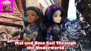 Mal and Uma Sail Through the Underworld - Episode 52 Disney Descendants Friendship Story Play Series