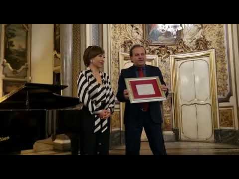 Sumi Jo riceve a Palazzo Biscari, da Enrico Castiglione, il Premio Bellini