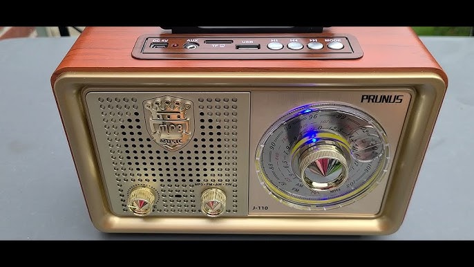 ClearClick Classic Vintage Style AM/FM Radio, Bluetooth, Handmade Wooden  Exterior (Model No. VR43) 