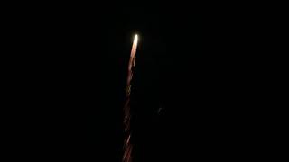 1lb Green Strobe Rocket with Gold Tail - 1026