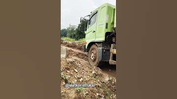 UPDATE PENGANGKUTAN LUMPUR HASIL GALIAN NORMALISASI KALI BEKASI DENGA DUMPTRUK DAN EXCAVATOR PART 1
