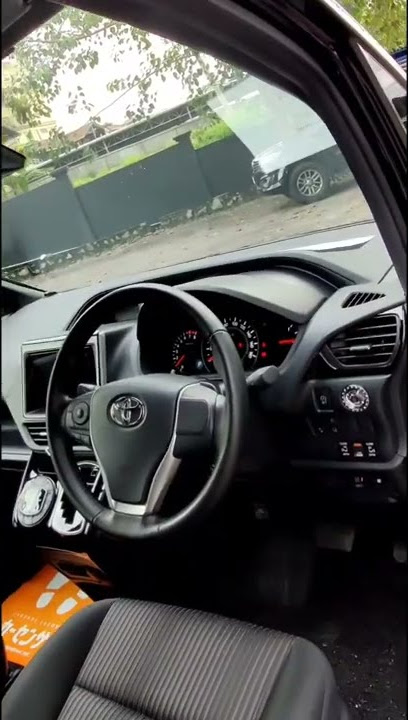 TOYOTA NOAH HIGH SPEC YEAR 2018