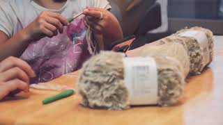 いつか思い出になって戻りたくても戻れなくなるシリーズ　ハピママさんのスヌードキットを母娘で編む作業動画