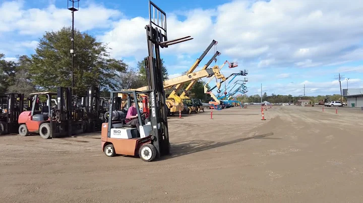 LOT #31200 • NISSAN CPJ02A25PV FORKLIFT