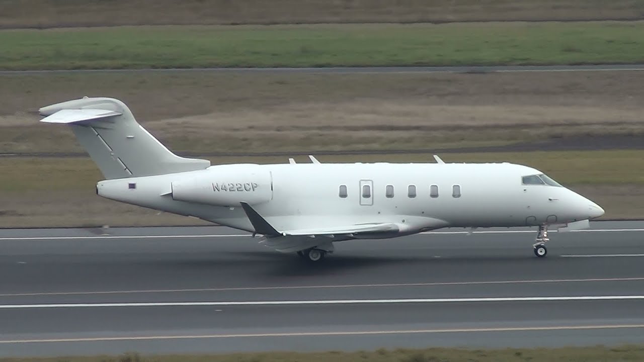 Bombardier Challenger 300 [N422CP] Takeoff Portland Airport (PDX) - YouTube