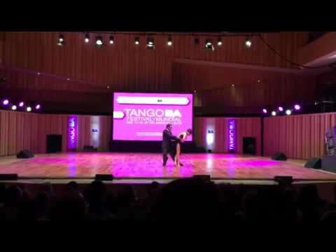 Janna Lopez y Claudio Peralta bailan "De Apile" por Fabio Hager Sexteto