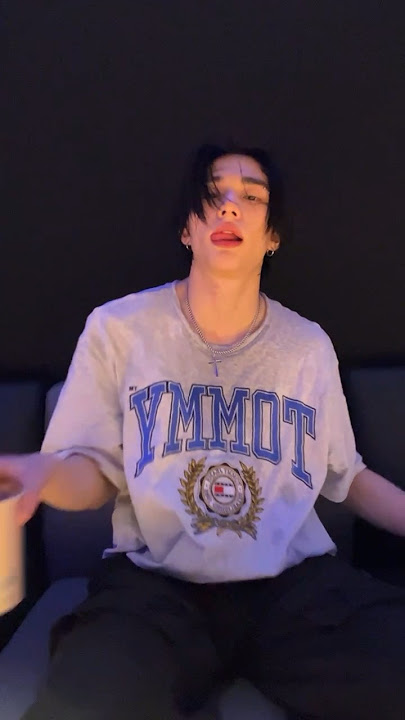 Dead, hyunjin just sitting back. No caption needed💀☠️🫠🔥240210 Hyunjin Instagram Live