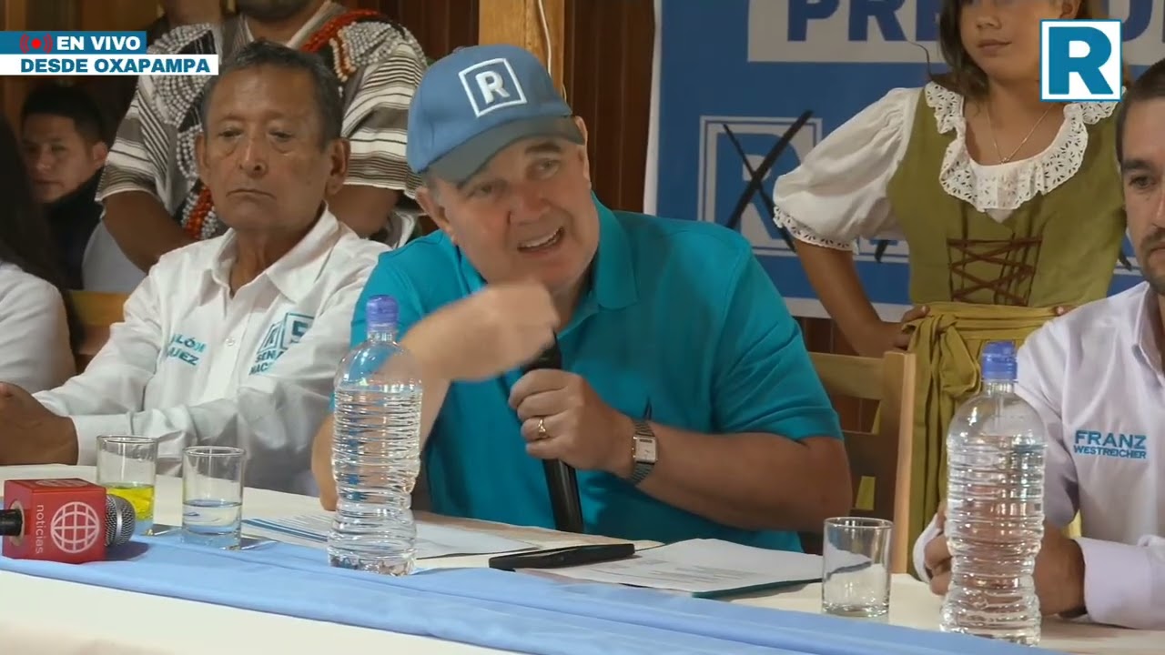 RAFAEL LOPEZ ALIAGA 𝐄𝐍 𝐂𝐎𝐍𝐅𝐄𝐑𝐄𝐍𝐂𝐈𝐀 𝐃𝐄 𝐏𝐑𝐄𝐍𝐒𝐀 𝐄𝐍 𝐎𝐗𝐀𝐏𝐀𝐌𝐏𝐀