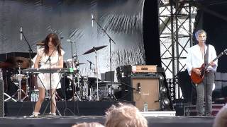 [HD] Blonde Redhead - Messenger (Live in Paris Rock en Seine Festival, August 2011)