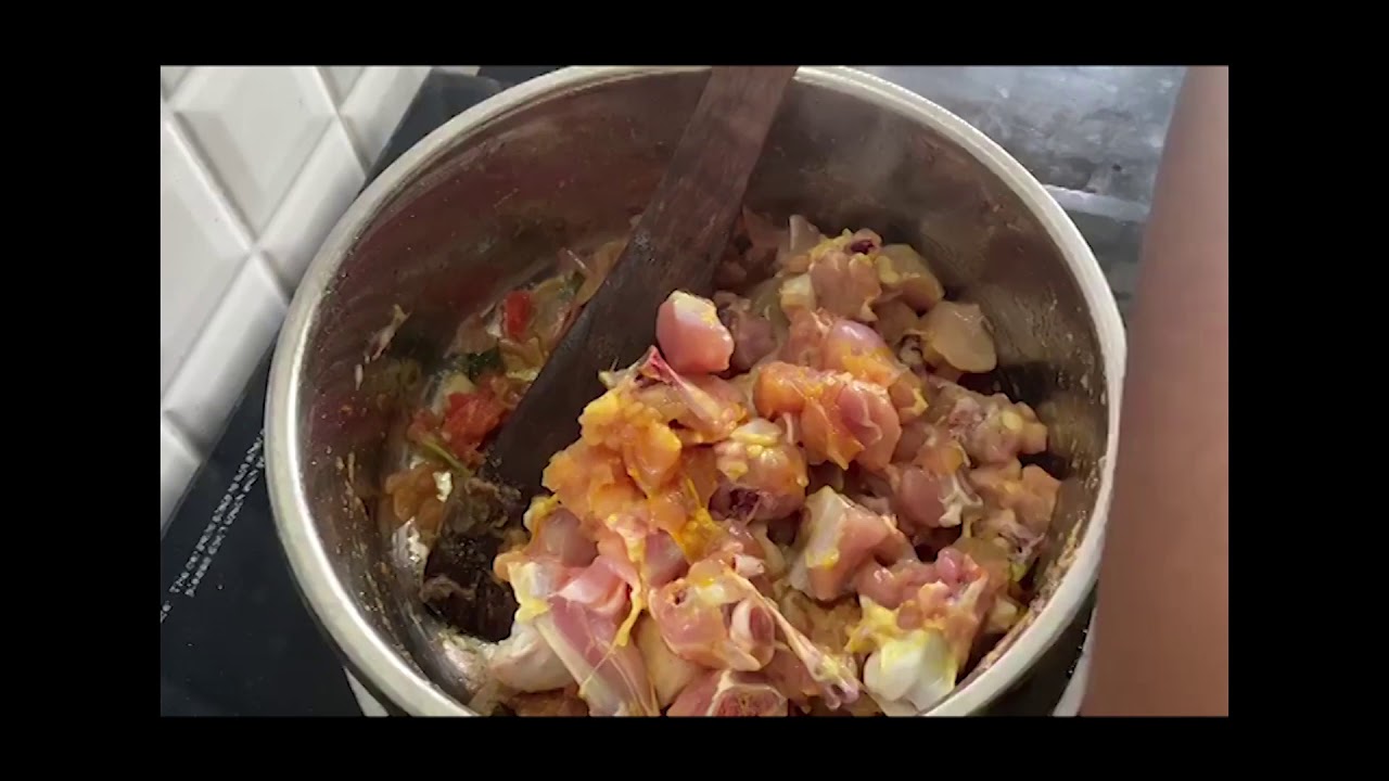 Coconut Milk Chicken Gravy Suitable for Idly, Idiyappam, Aapam, rice