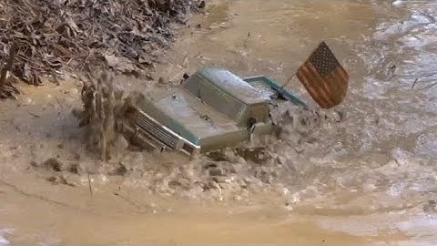 CUSTOM MUD TRUCK 2.6 AXIAL SMT10 PART 2