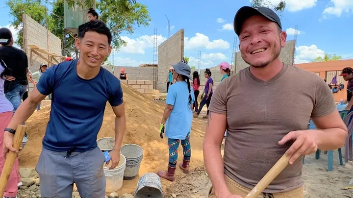 El actor MS DESTACADO de Honduras construye escuel...