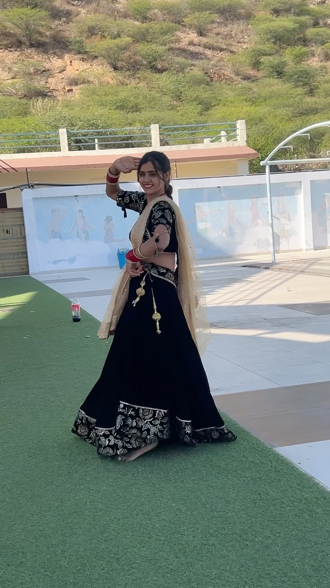 करूँ में टोकू फ़ोन तू जवाब #shorts #dance #meenu #trending #ytshorts