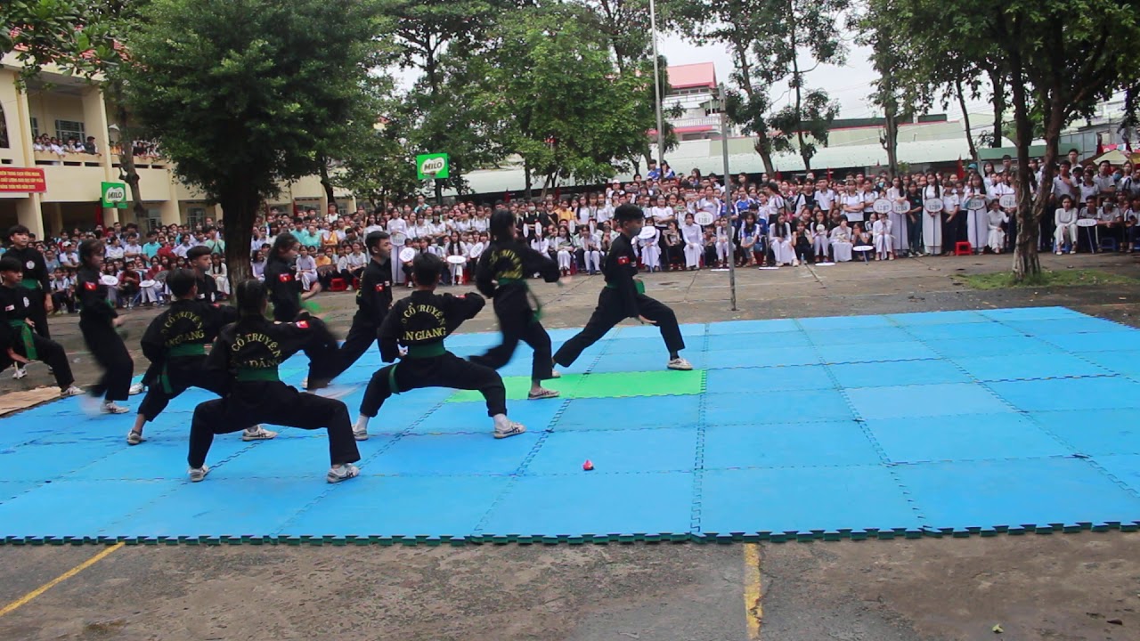 Biểu diễn võ cổ truyền - Khai mạc hội khỏe phù đổng NBK 2020 - 2021