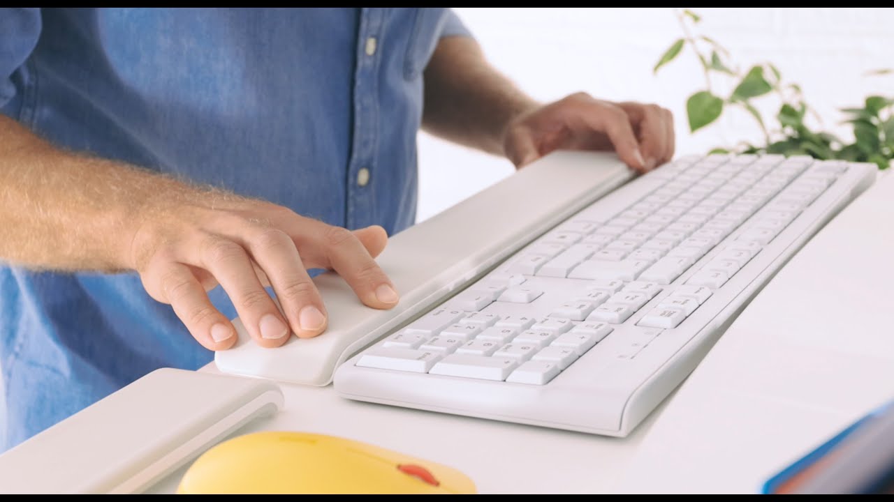 Leitz Ergo Cosy Adjustable Keyboard Wrist Rest - Product video