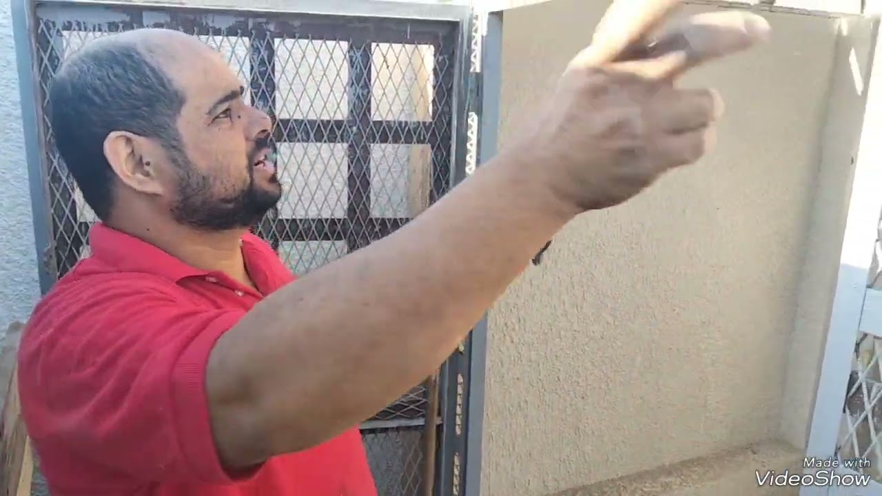 عمل برجين مع رفوف كيشوانية مع ارضيات مع شبجة مع مسرح مع درج مع منشر 07735618374