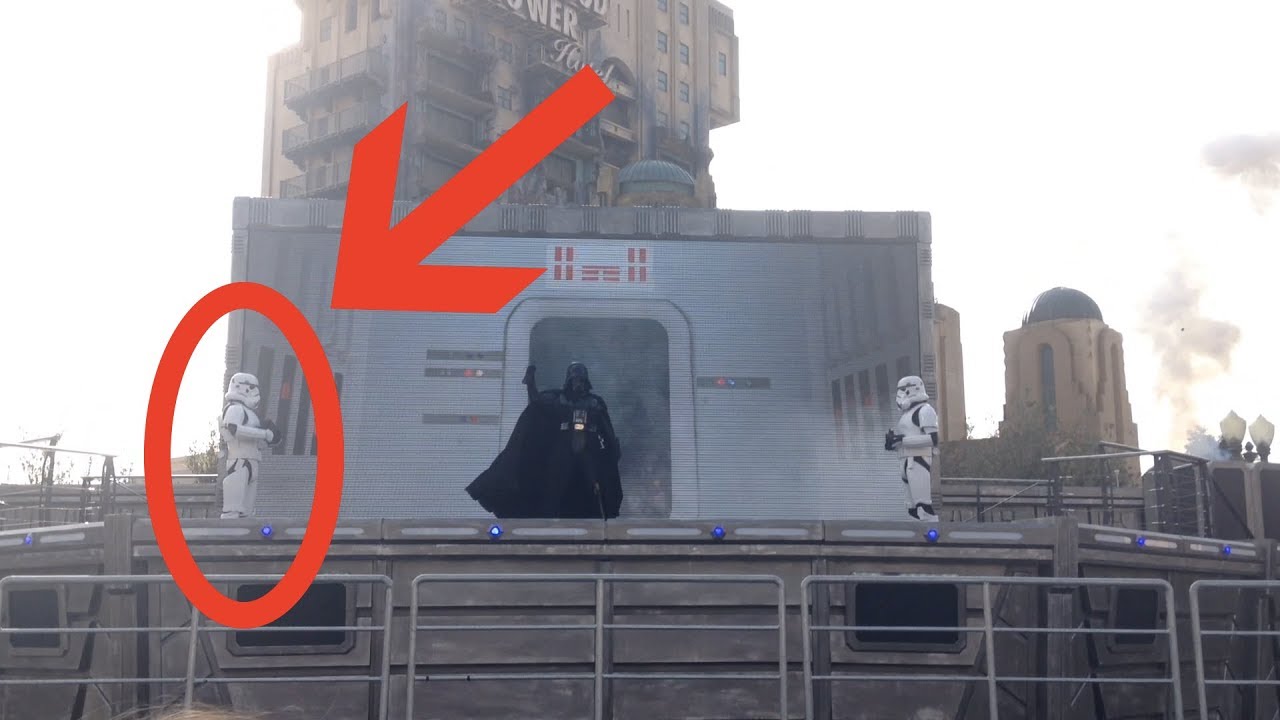 DisneyLand Star Wars show cancelled (accident).