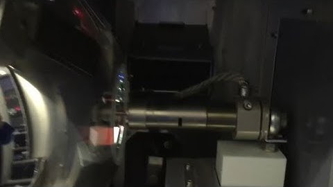 CHANGING A XENON LAMP NEC NC3240S