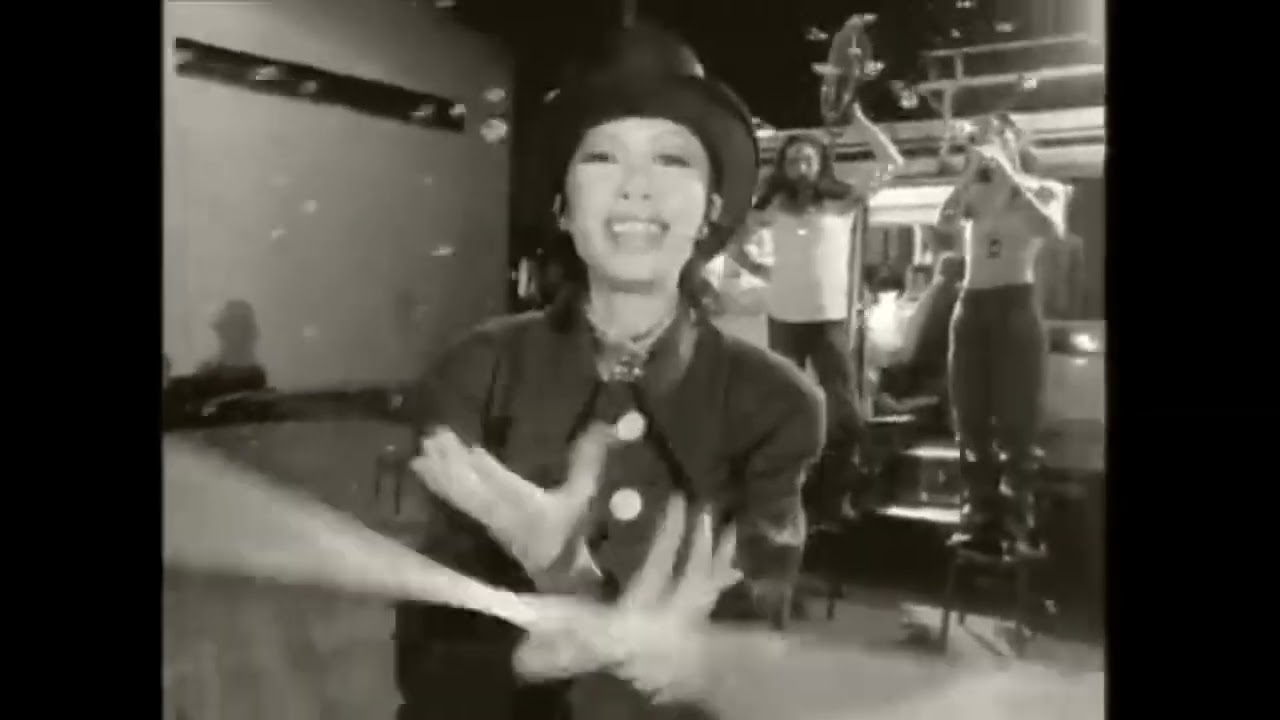 PIZZICATO FIVE / 恋のルール・新しいルール - YouTube