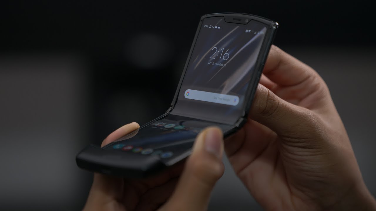 Foldable Motorola Razr (2020) Review - Second Best Flip Phone | Mchanga ...