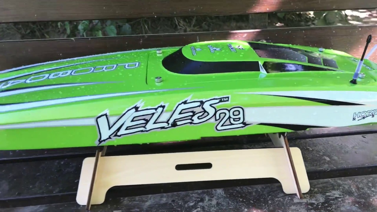 veles rc boat