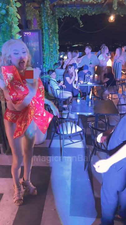 Magic Prank at disco party #magicreaction #magicprank #streetmagic