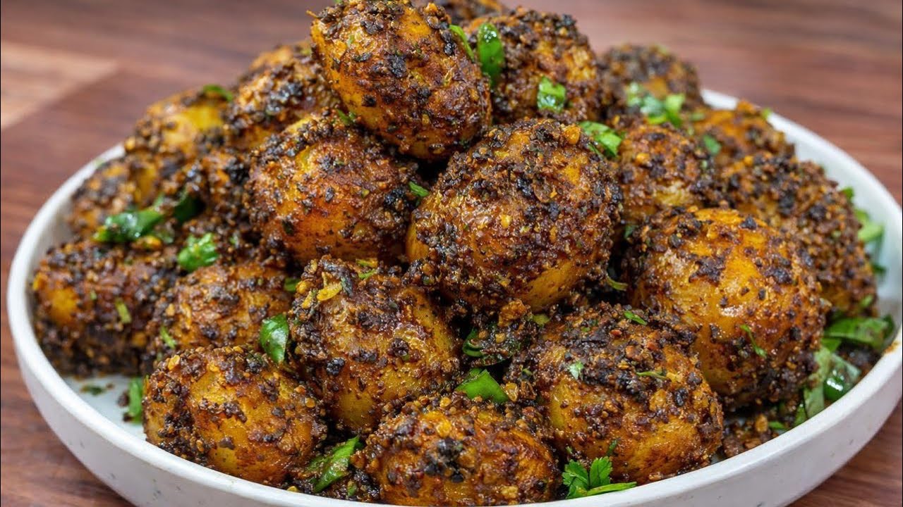 ये चटपटे बेसन वाले आलू मेरी सासु माँ बिना रोटी के ही खा जाती हैं !! 😌😇🥳🙂