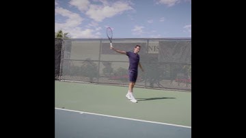 Roger Federer Playtests the Wilson Clash Racket