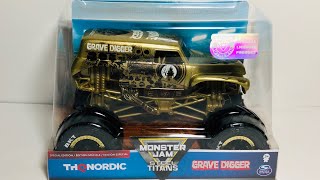 Monster Jam Steel Titans PS4 Collector’s Edition 1:24 Gold Grave Digger Die-cast Review