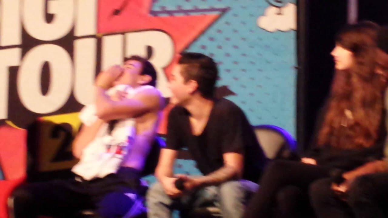 Hayes Grier shirtless pushups & Sam P.Slow dancing