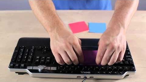 Clean Your Keyboard With Post-It Notes