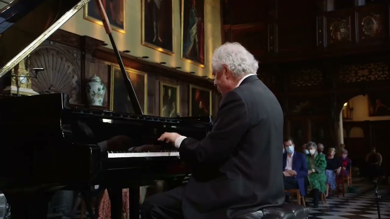 Bach French Suite no.5 in G major BWV 816 András Schiff - YouTube