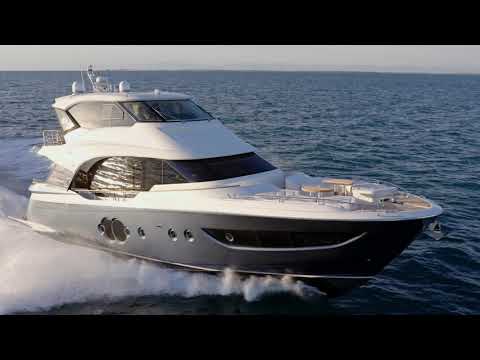 Cruise safely and with comfort on Monte Carlo Yacht MCY 70 Skylounge