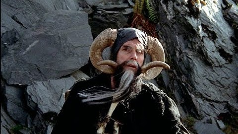Monty Python and the Holy Grail: Tim the Enchanter [HD]