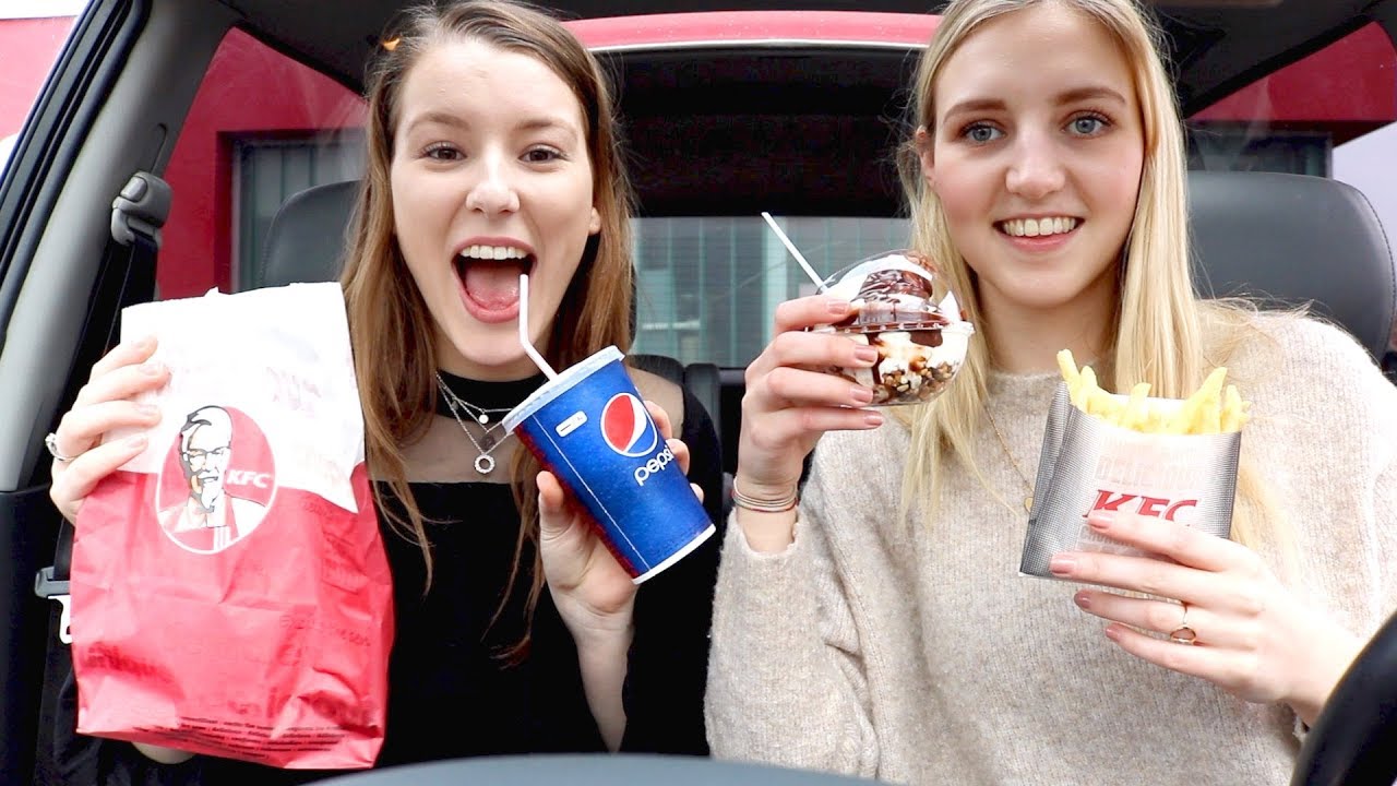 KFC CAR MUKBANG MET JULIA! ✰ All About Leonie