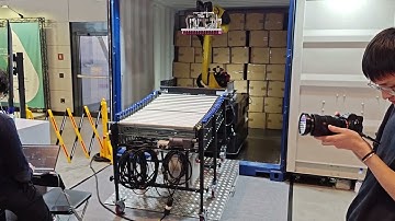 #LOGIMAT2025 XYZ Robotics loading unloading robotics solution being tended to by engineer