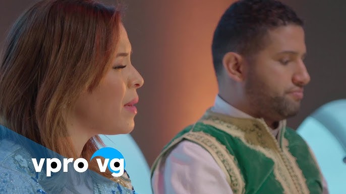 Porno bir yigitni ayollar hammomida ushlab oldi Chiroyli xotini bilan jinsiy aloqa