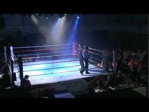 World Thai Boxing Championship Fight Julie Kitchen...