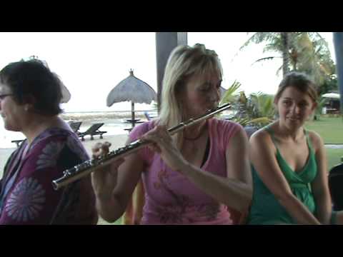 Cheryl Krieger-Brown plays The Irish Washerwoman on Flute in Bali