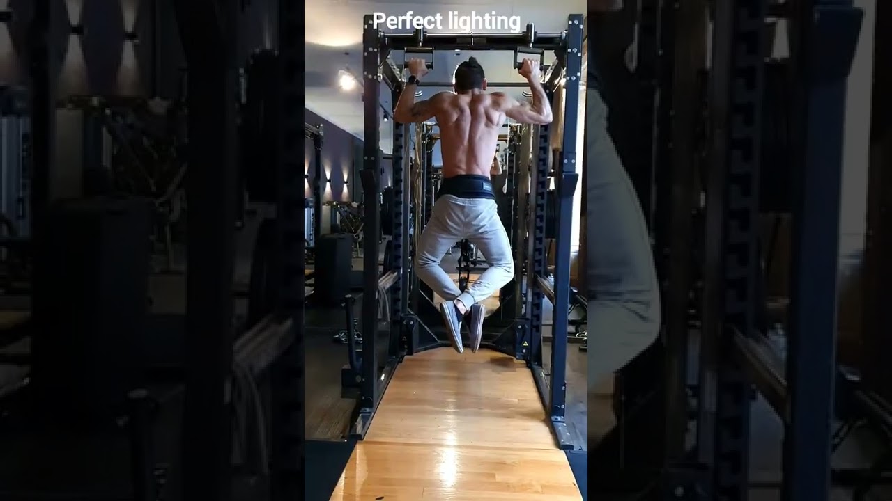 Lighting difference in the gym 10lbs of muscle 