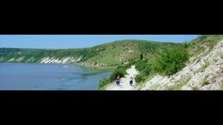 Aldea-Teodorovici - Sfîntă ni-i casa  Moldova peisaj