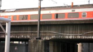 清晨時分通過第二大嵙崁溪橋的列車(二)