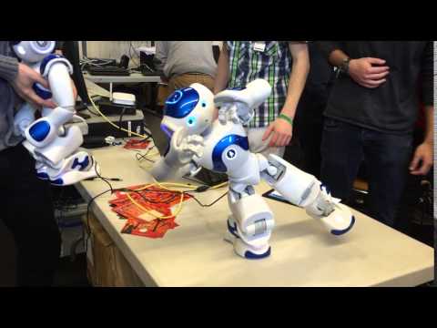 Robot Nao se casse la figure en faisant son tai chi