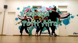 "Nyonga" Petit Afro by Isabel Abadal