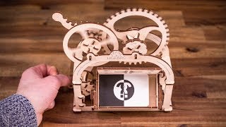 ☆COURONNE☆ Facade Card Business Card Holder RCWGX24143BRD The most intriguing Business Card Holder on the planet