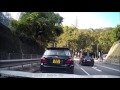 Selfish driver 自私 路霸 衝燈 駕駛 ：留意右線黑色Audi因未能返回左線直駛，衝紅燈在轉右線向前直行。幸好兩名過馬路途人沒有行出馬路！